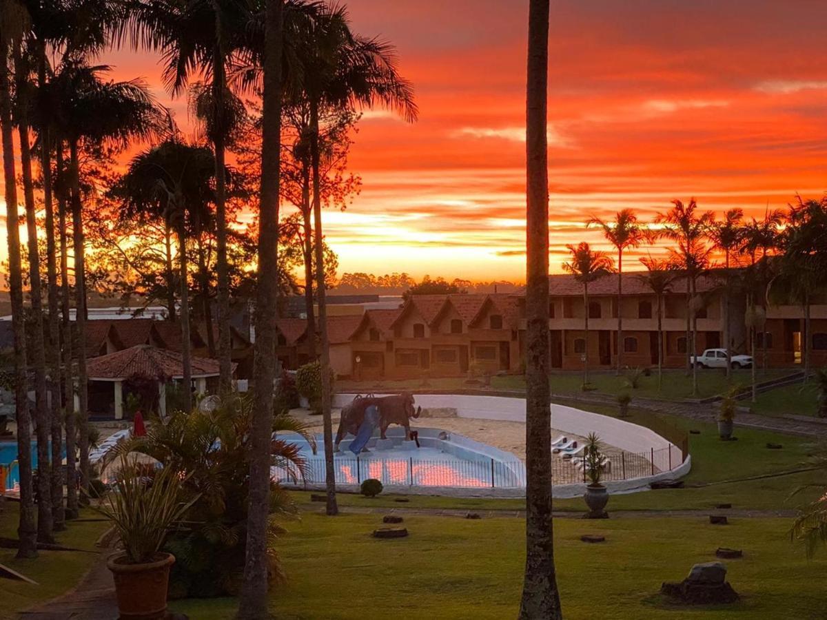 Eduardos Park Hotel Cotia  Extérieur photo